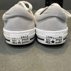 Girls converse size 6